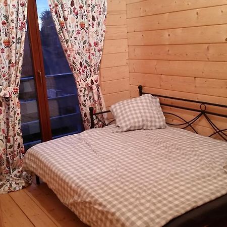 Au Chalet Bed & Breakfast Maubray Exterior photo