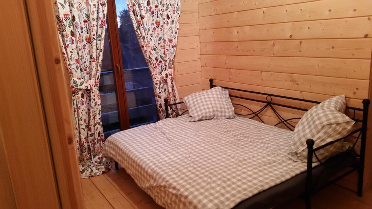 Au Chalet Bed & Breakfast Maubray Exterior photo